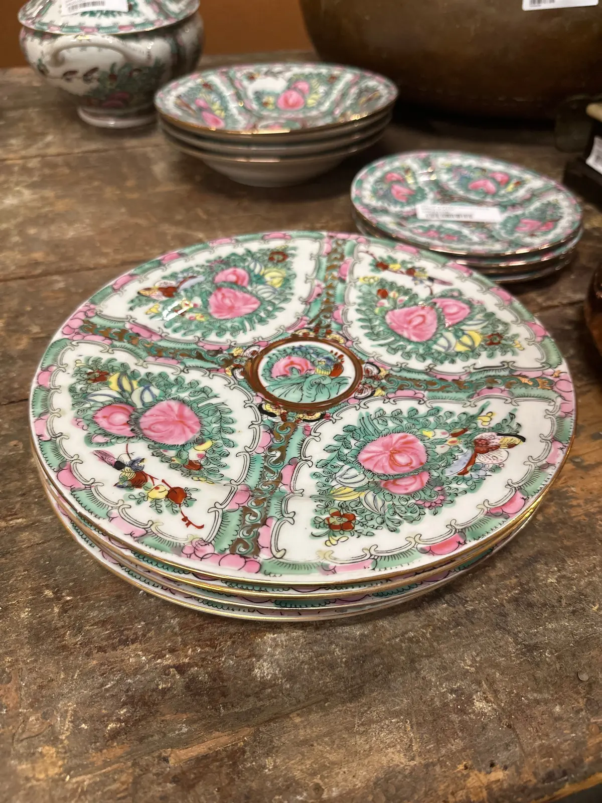 Set Of 4 Rose Famille China Dinner Plates 1