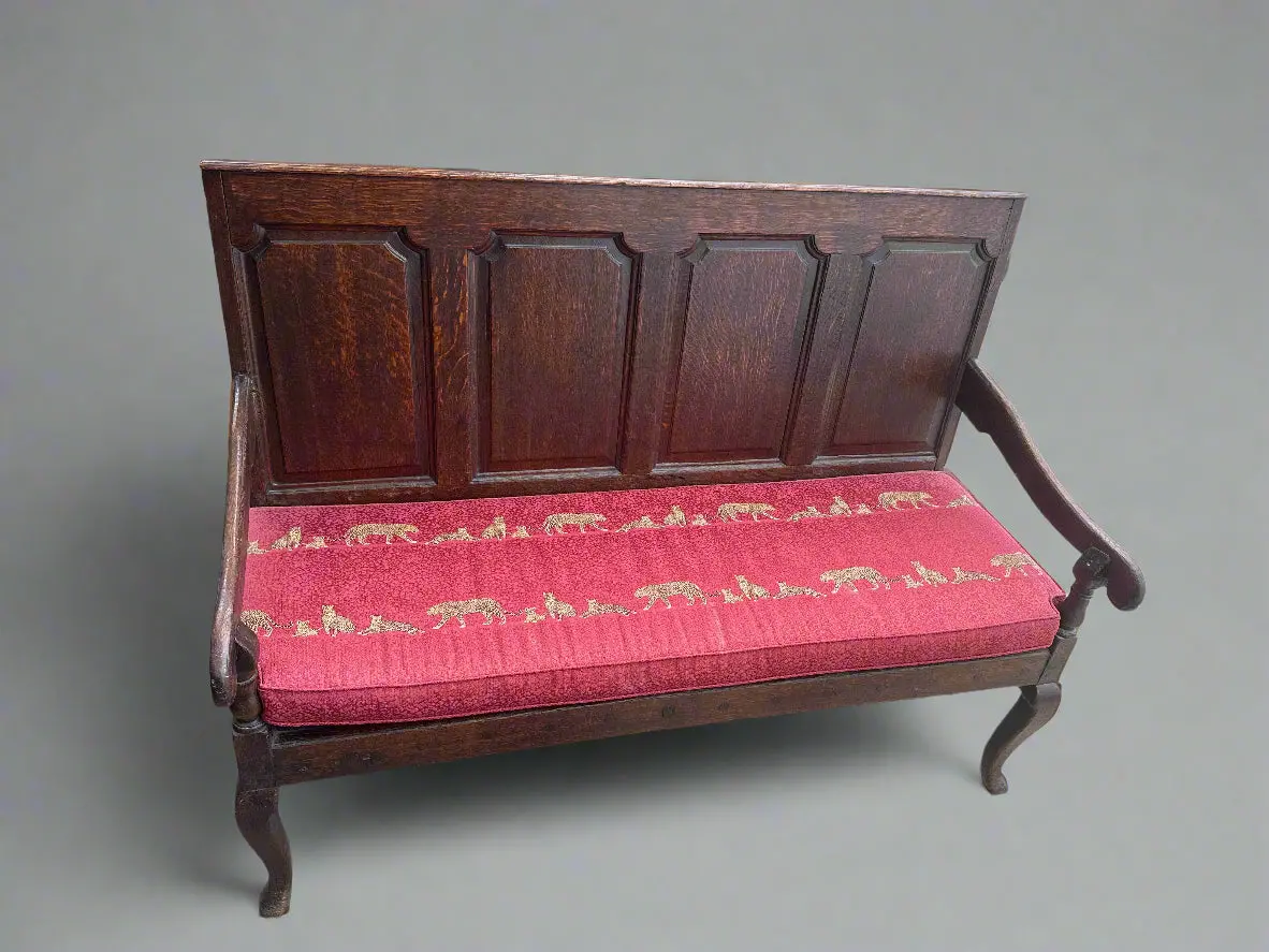 Georgian Oak Settee With Tiger Upholstery 1