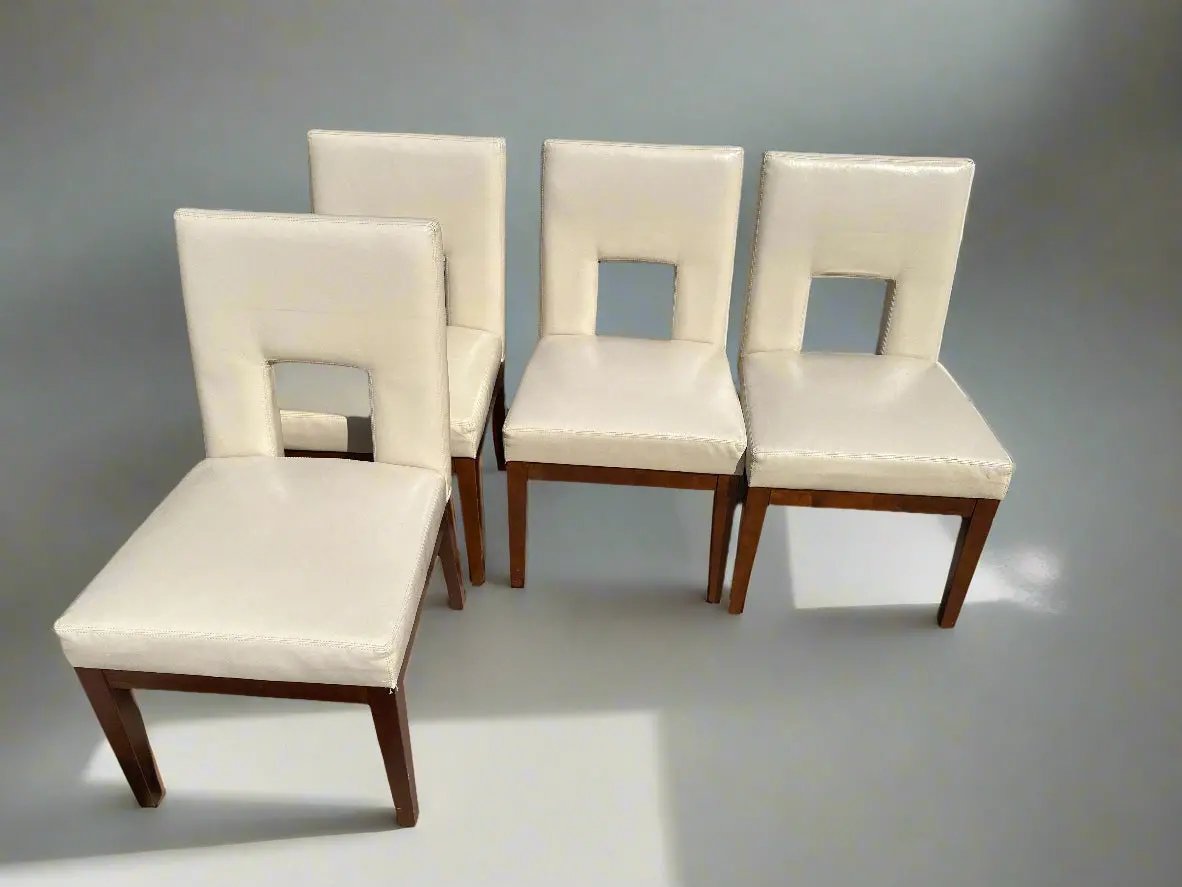Set Of 4 Modern Chairs 1