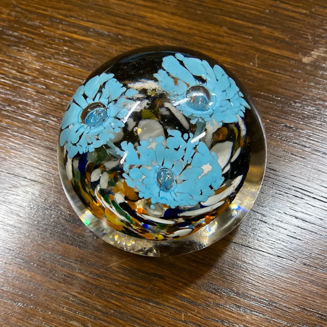Murano Glass Spherical Paper Weight 1