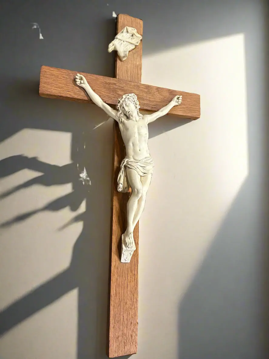 Large Wood Crucifix With Composition Corpus 1