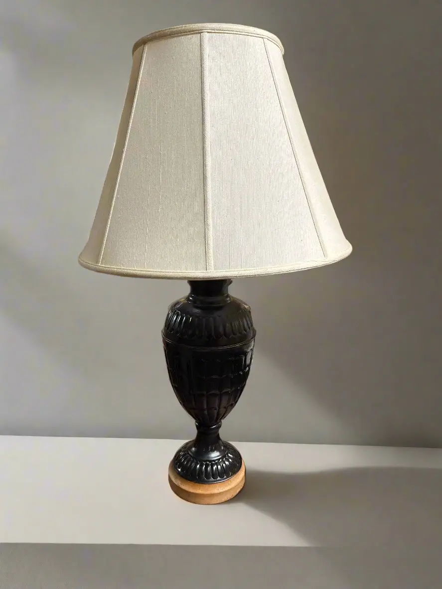 Metal Urn Shaped Lamp With Shade 1