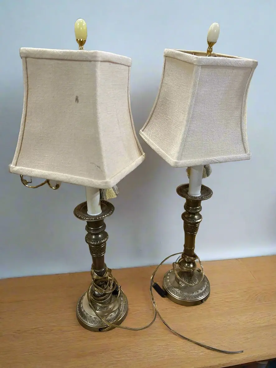 Pair Lamps With Stone Finial 1