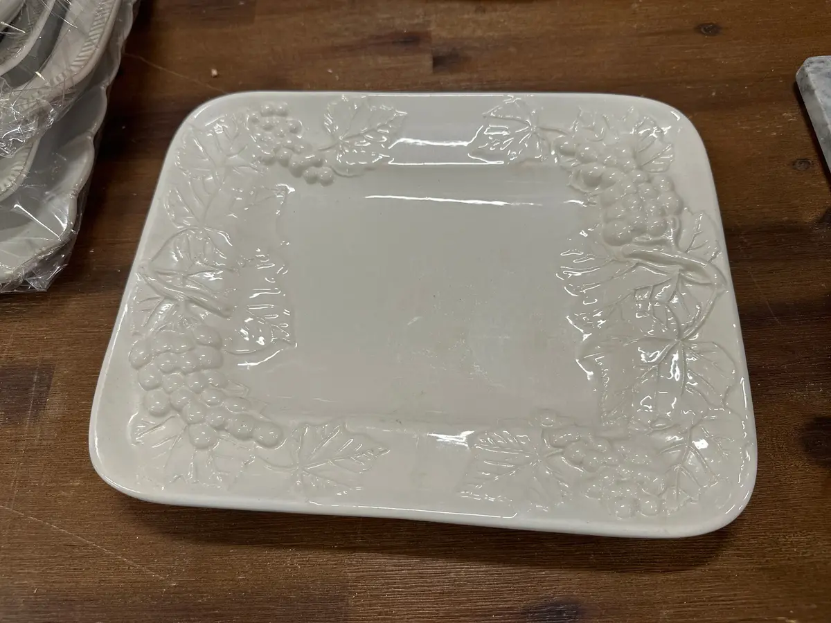Italian White Srving Plate With Grapes 1