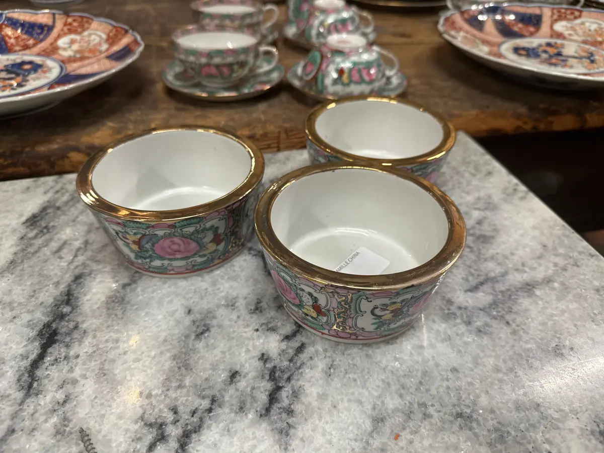 Set Of 3 Rose Famille China Rice Bowls 1