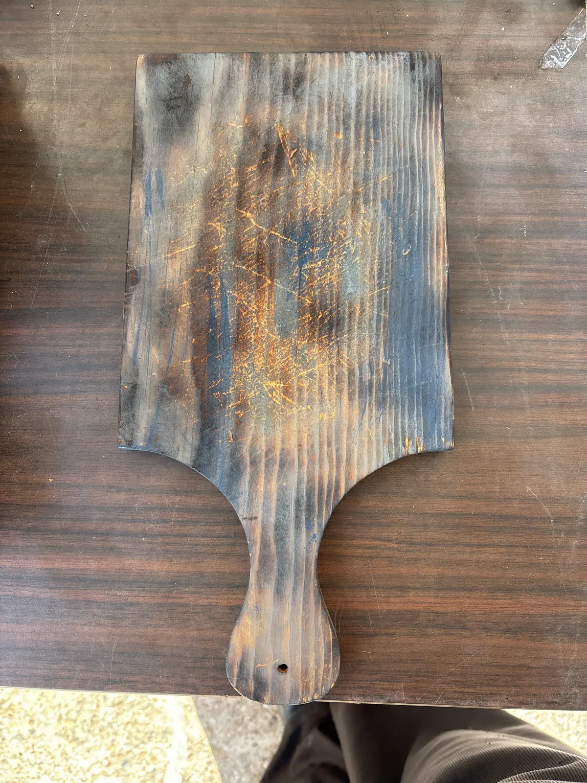 Small Pine Wood Cutting Board With Handle 1