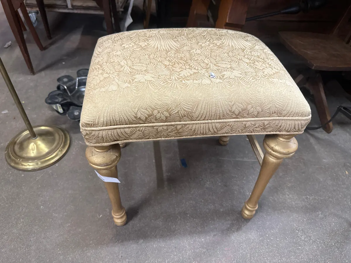 William And Mary Painted Vanity 1
