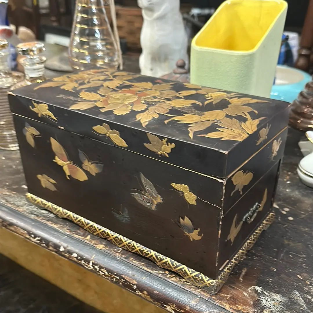 Brown Lacquer Calligraphy Box 1