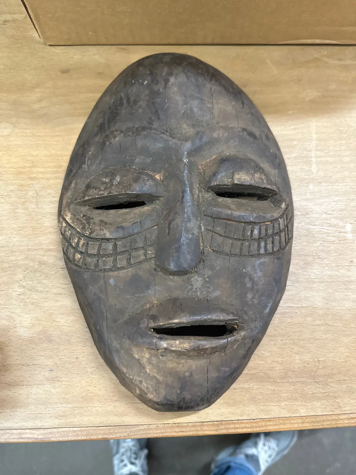 Medium African Mask 1