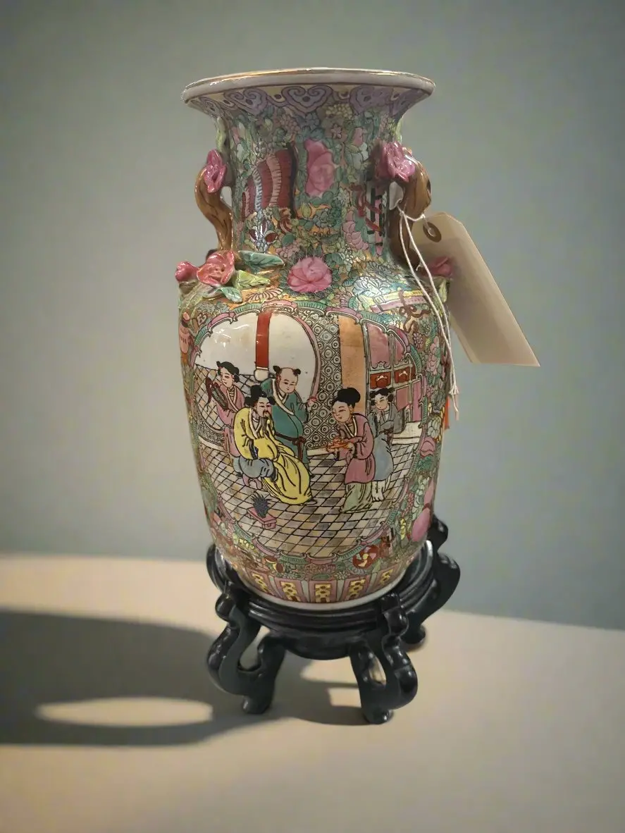 Rose Famille Vase On Black Stand 1