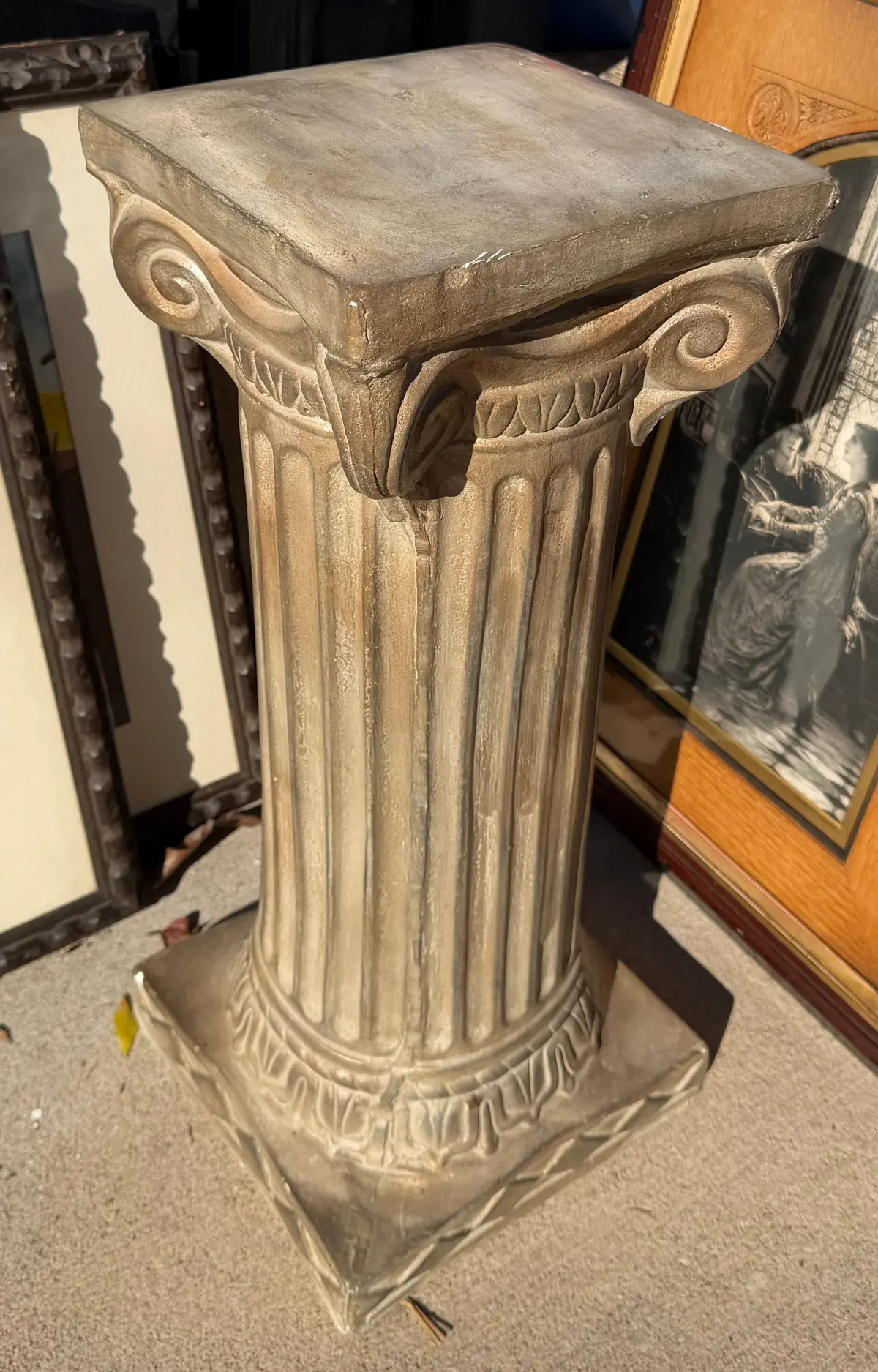 Classical Column Plant Stand 1