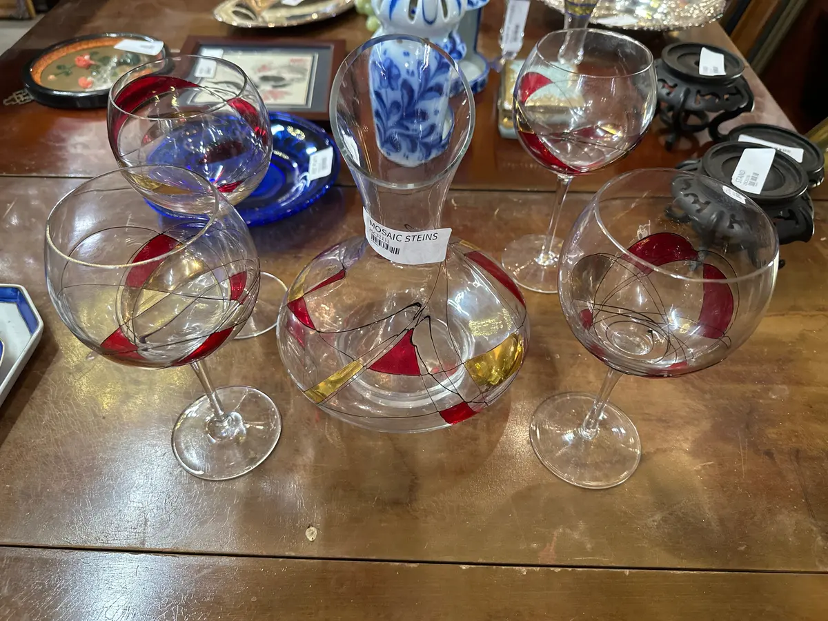 Mosaic Decanter Set With 4 Stemmed Glasses 1