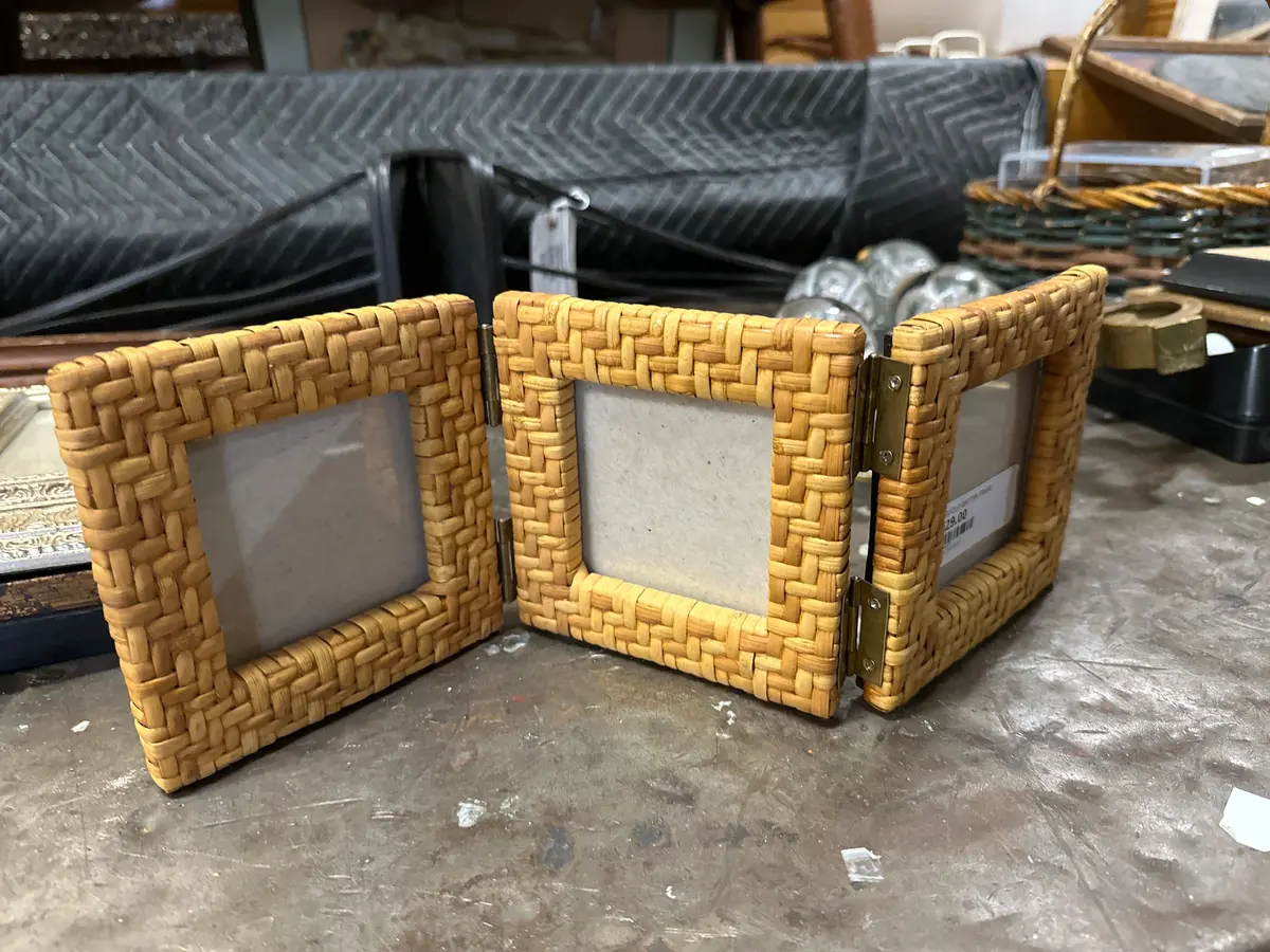 Trifold Rattan Frame 1