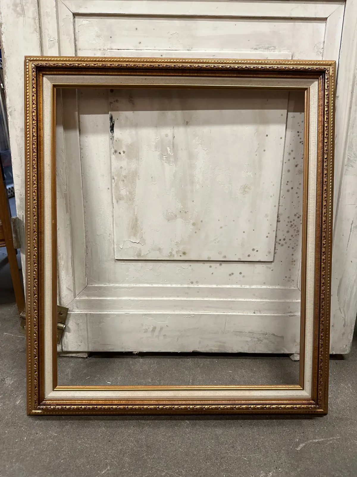 Gold With Ivory Frame 1