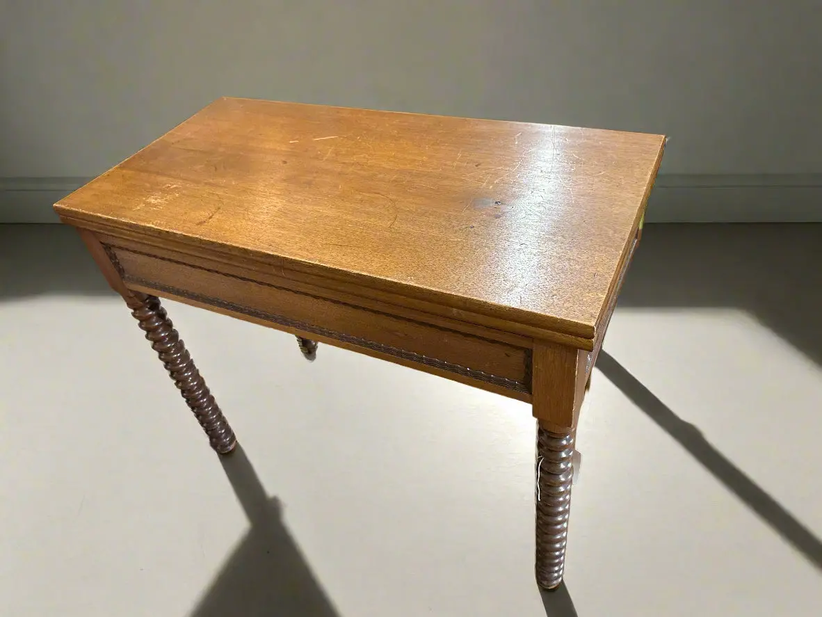 Jenny Lind Flip Top Walnut 1860'S Game Table With Spool Legs 1