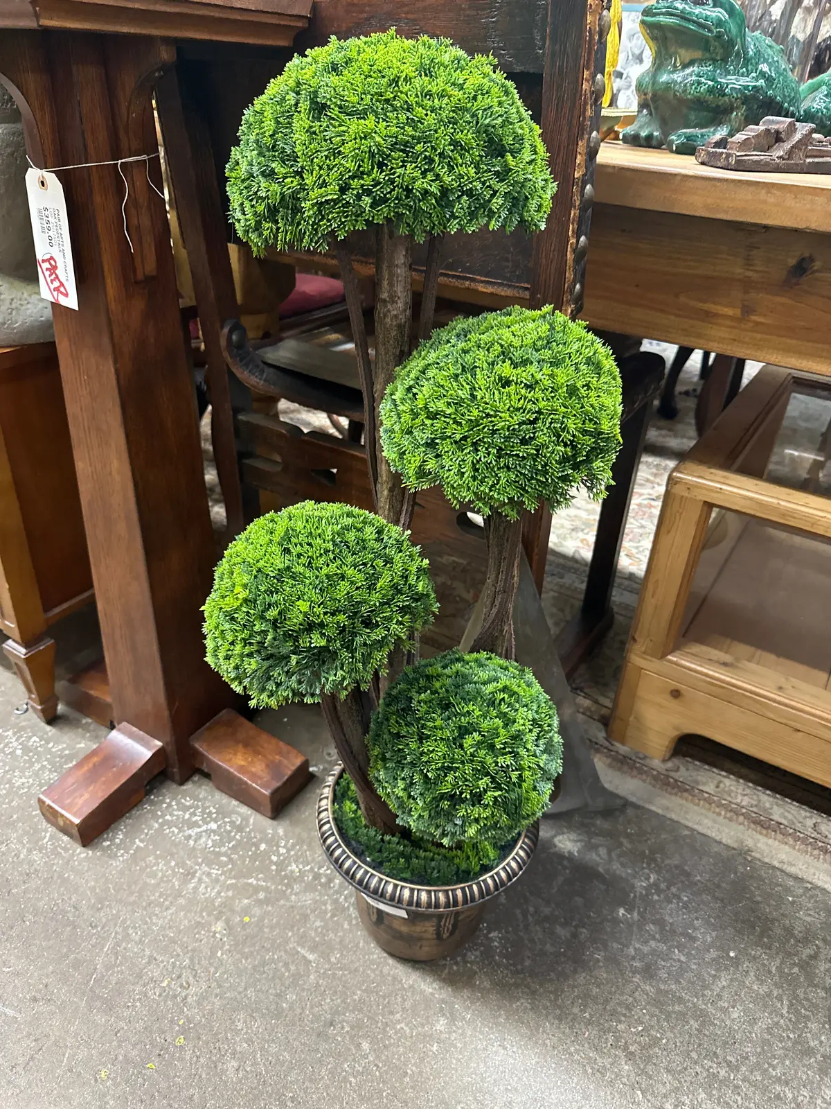 Plastique Topiary 1