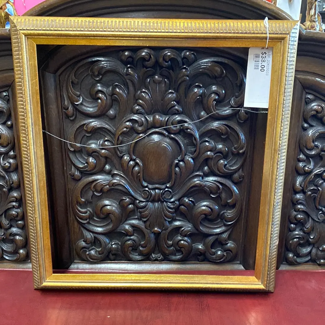 Gold Fluted Smal Frame 1