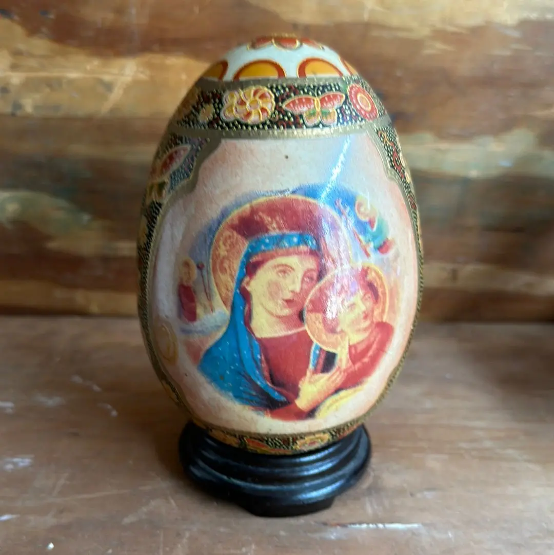 Chinese Egg With Mary And Jesus 1