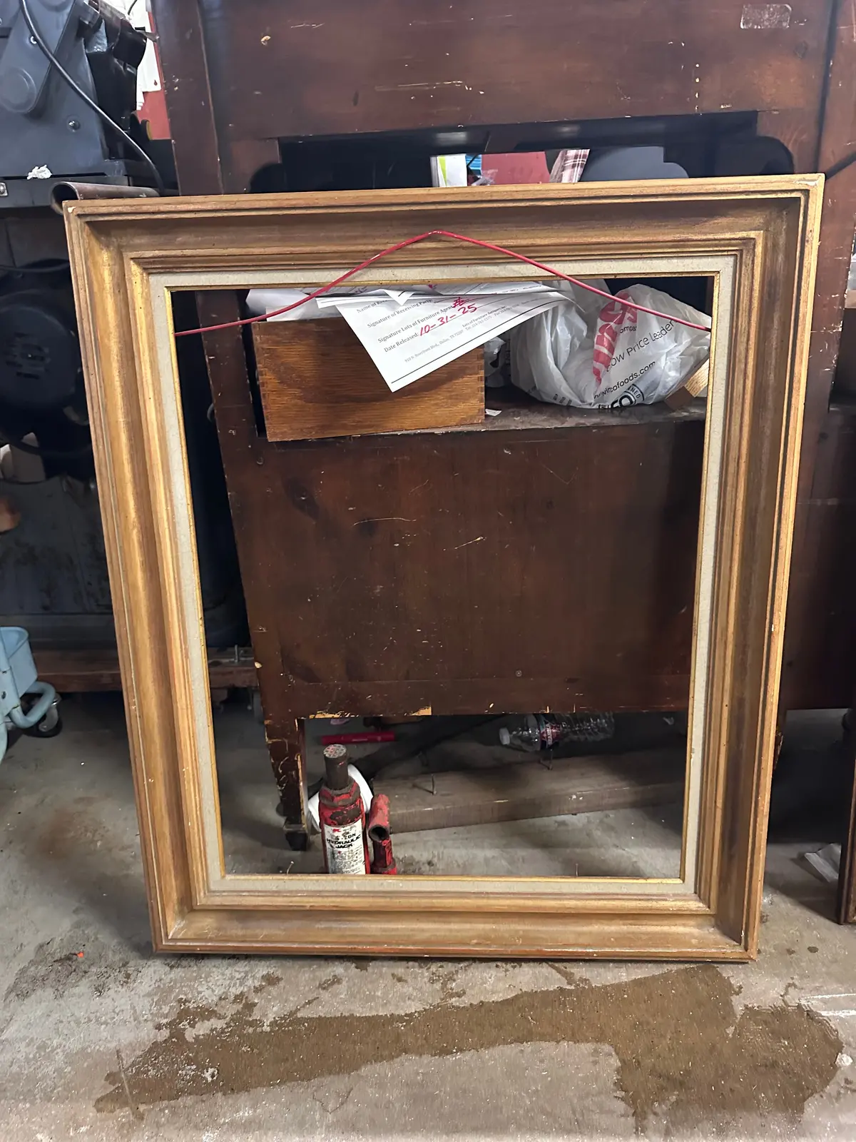 Simple Gold Vintage Frame 1
