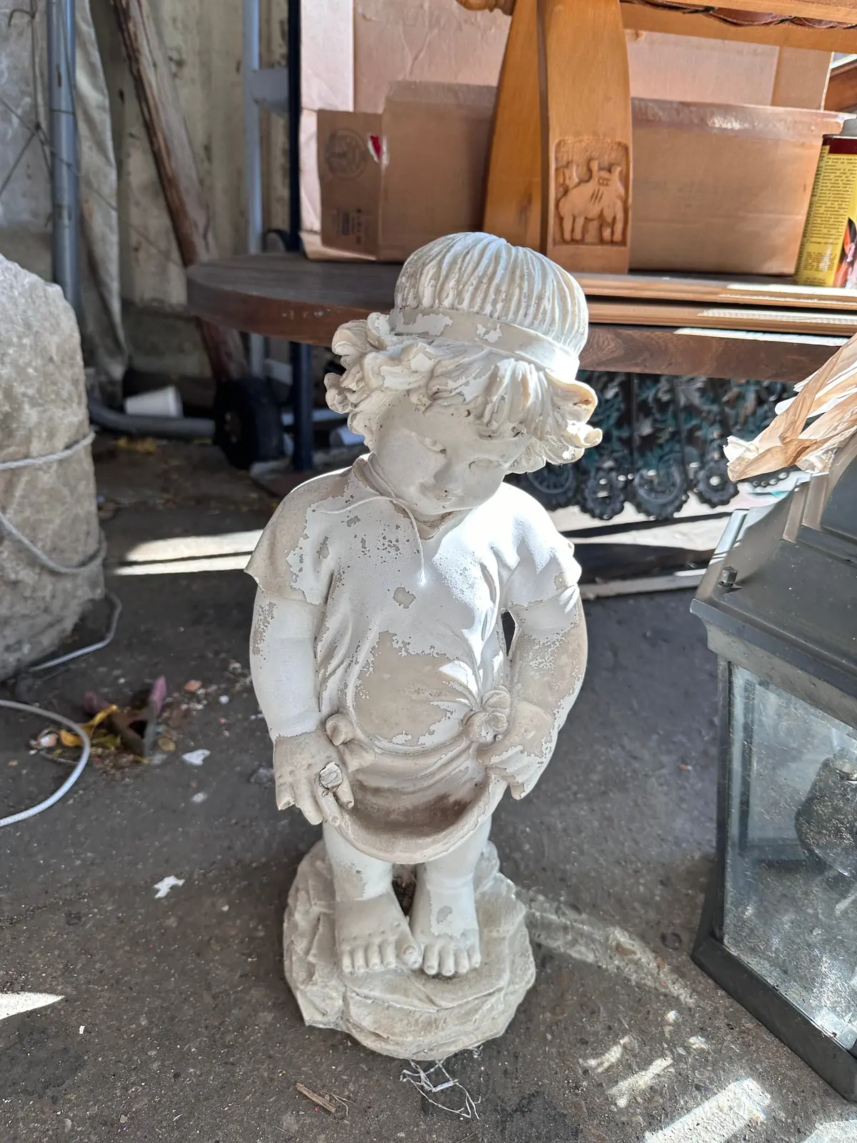 Plastique Boy Garden Statue 1
