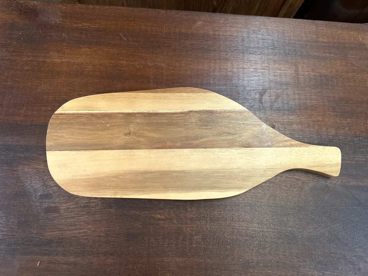 Modern Shaped Wood Cheese Board With Handle 1