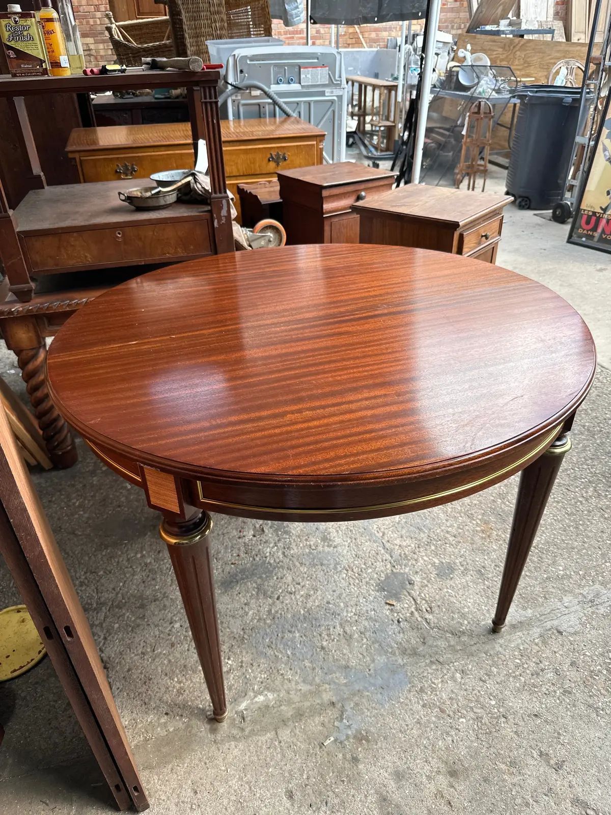 Louis Xvi Round Gilt Accented Mahogany Table With 2 Leaves 1