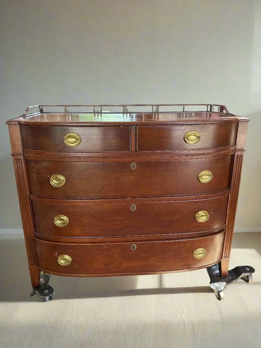 Bowfront Chest Of Drawers 1