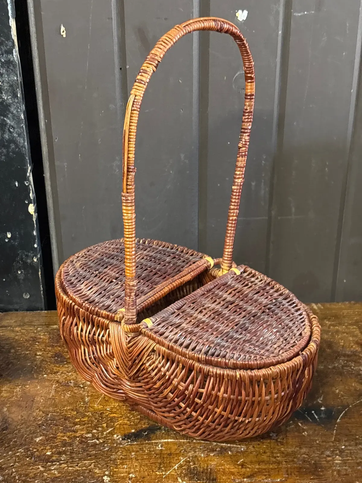 Medium Brown Kidney Basket 1