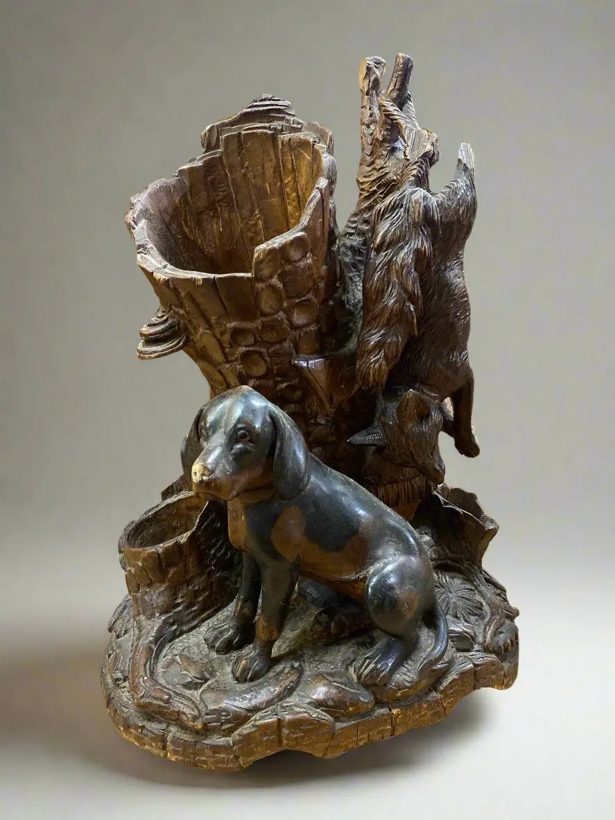 Black Forest Dog Epergne 1