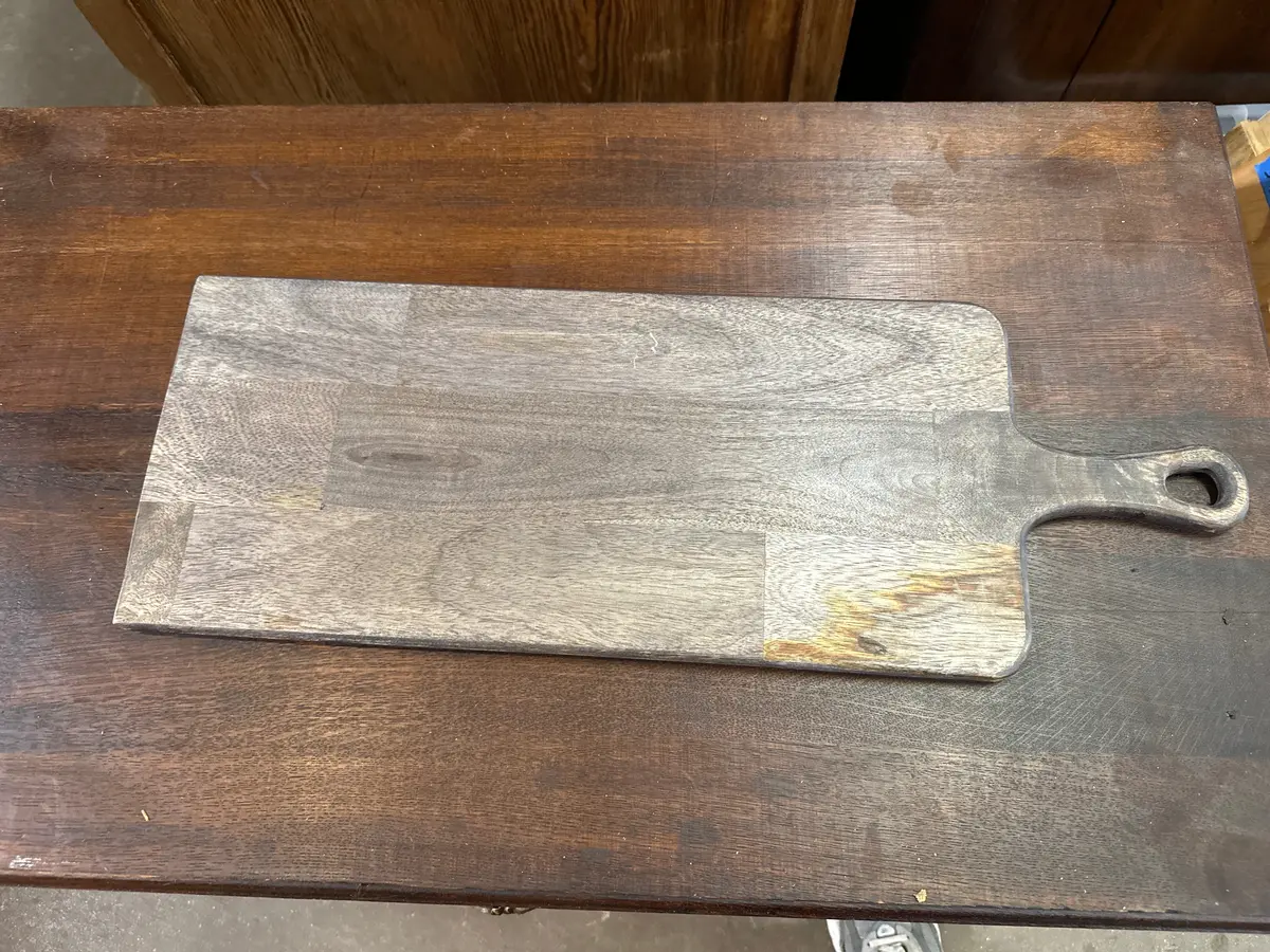 Primitive Wood Cutting Board With Handle 1