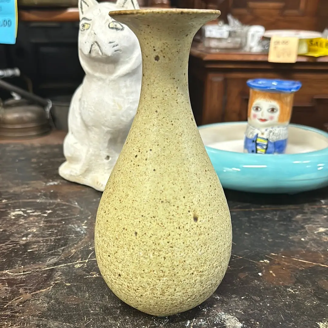 Hand Trrown Sand Color Vase 1