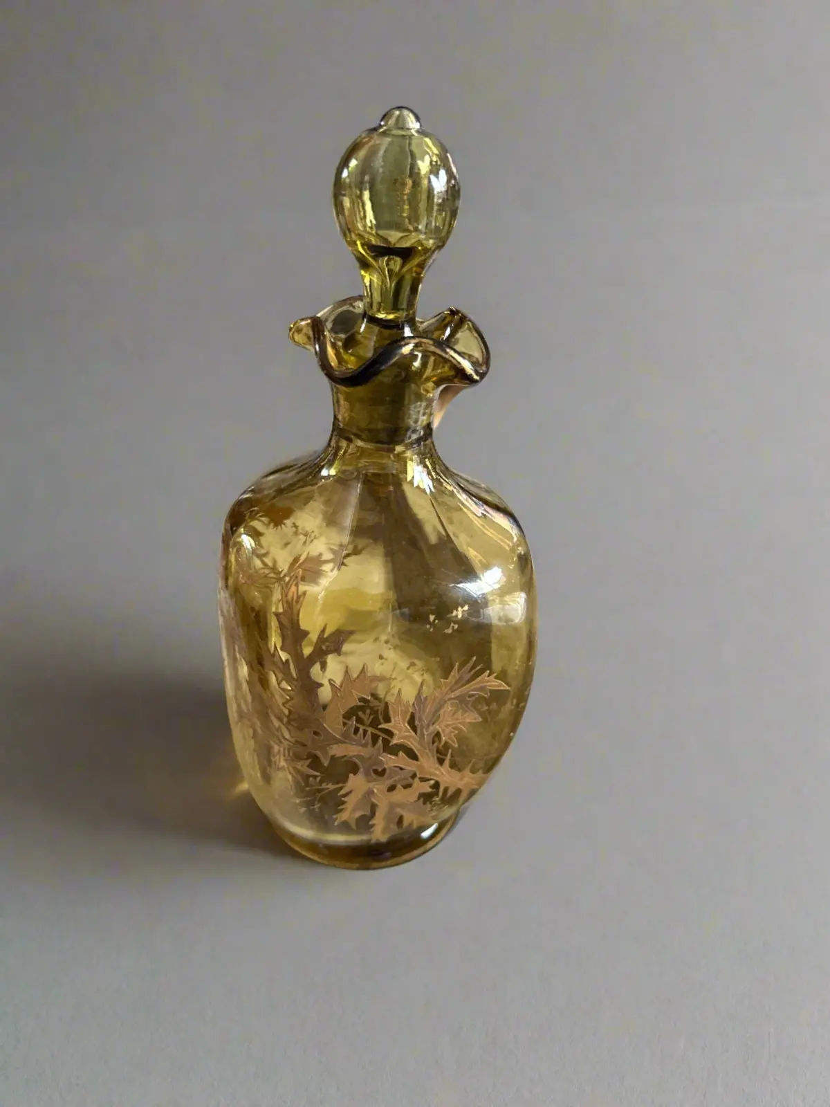 Small Gold With Leaf Overlay Bottle With Stopper 1