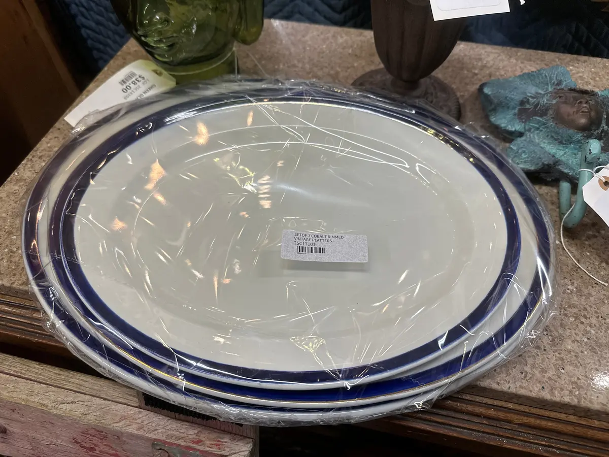 Setof 3 Cobalt Rimmed Vintage Platters 1