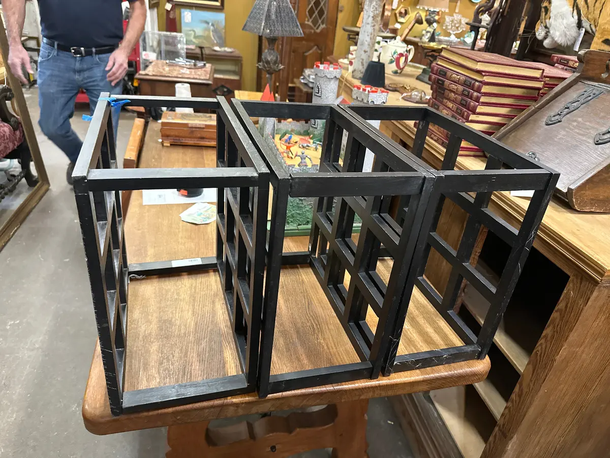 Geometric Black Bottle Rack 1
