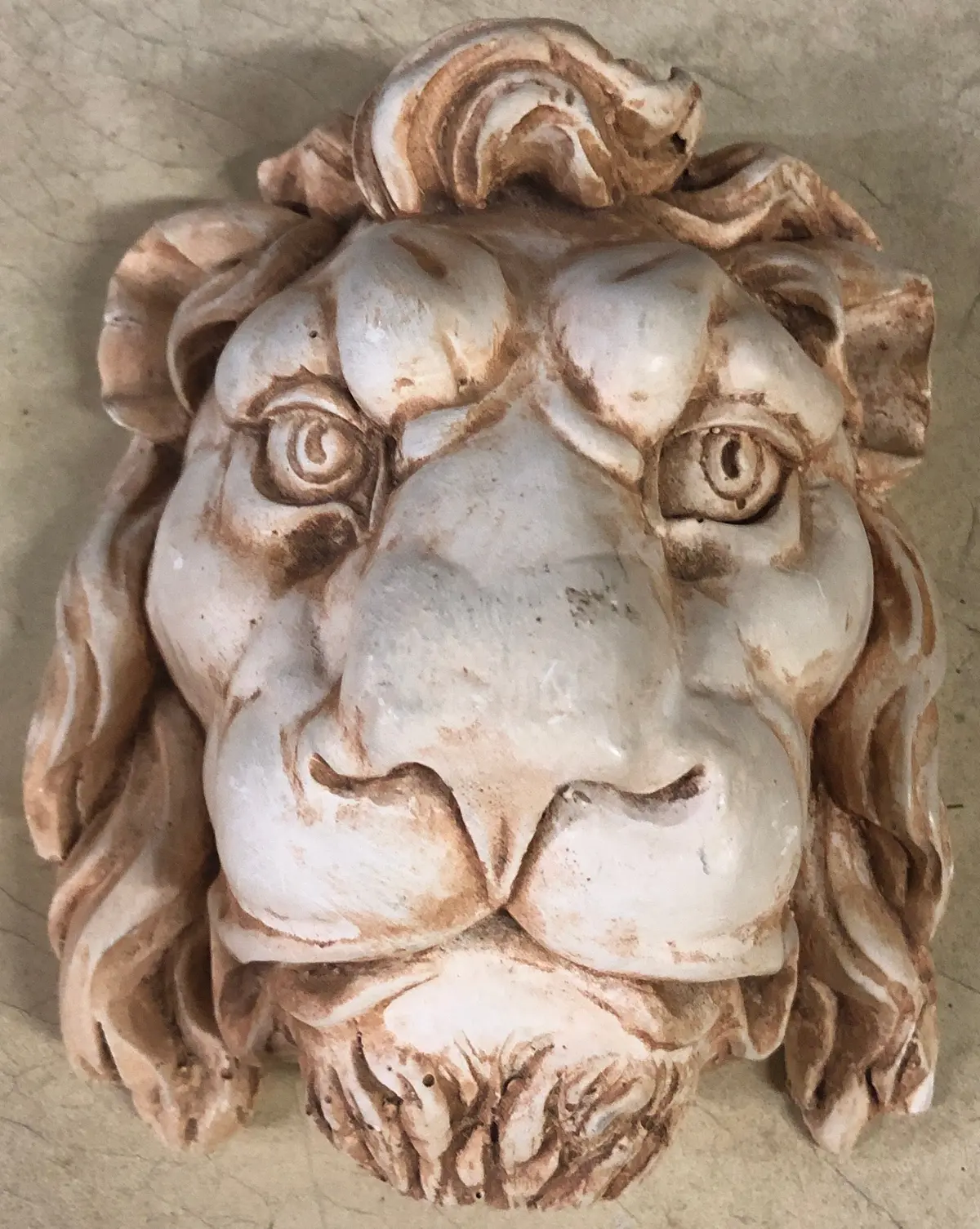 Chaulk Lion With Face 1