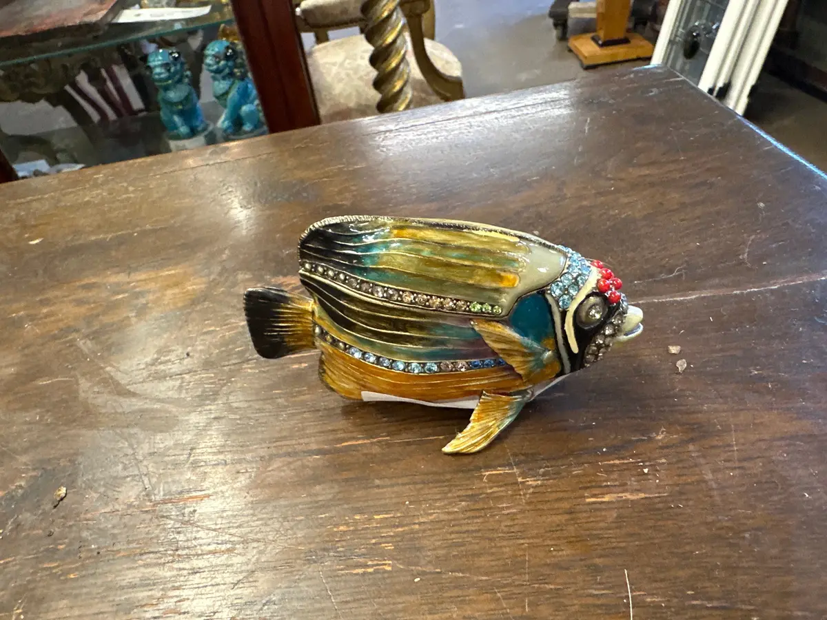 Small Enameled And Jeweled Fish Box 1