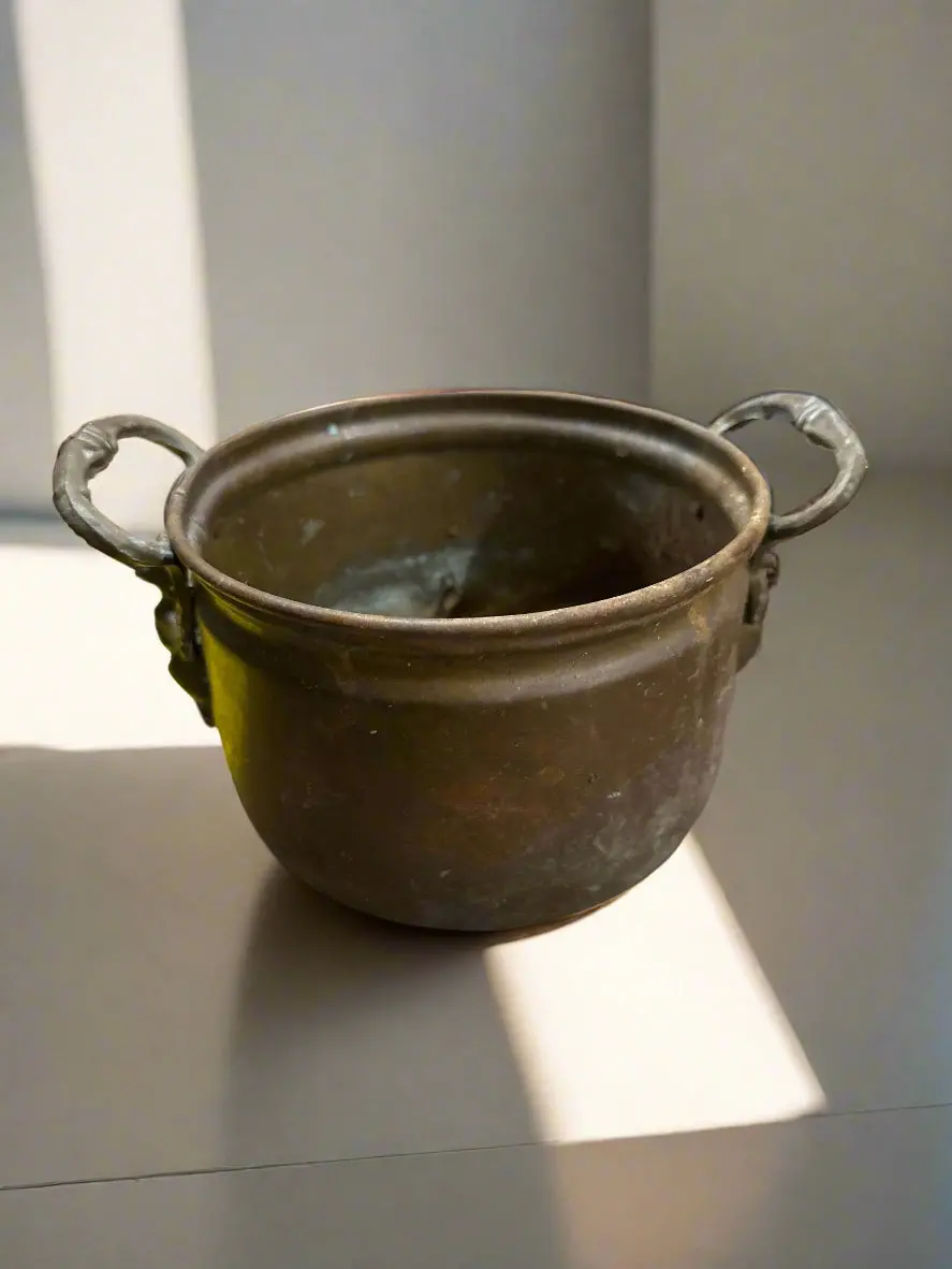 Tiny Coppper Pot 1