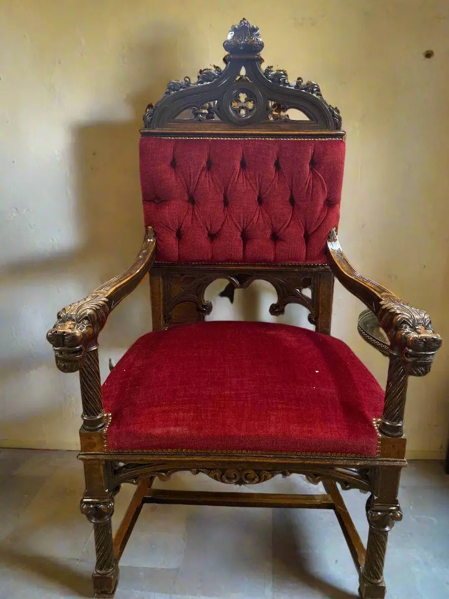 Gothic Red Upholstered Chair With Lion Head 1