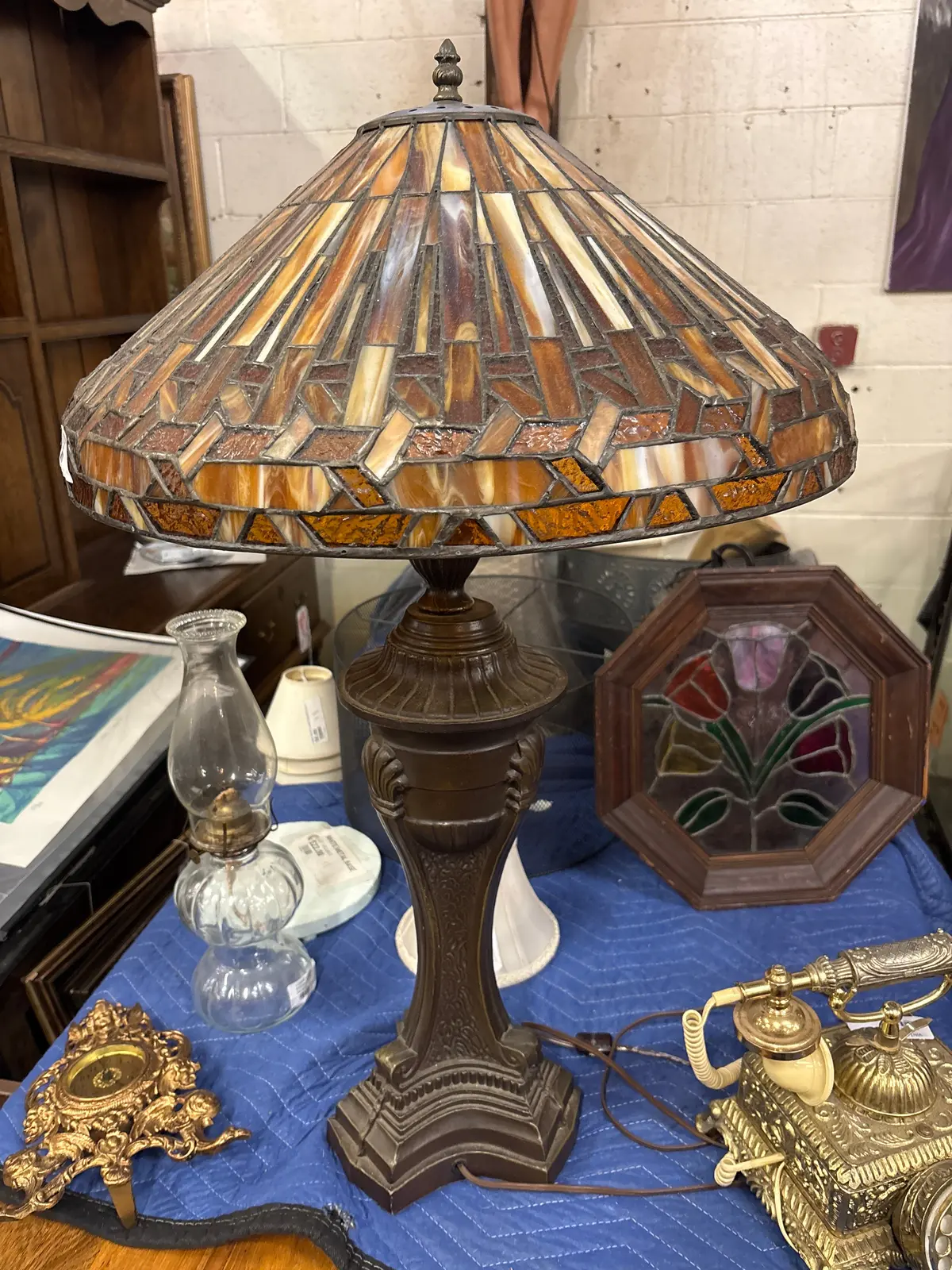 Large Stained Glass Lamp With Metal Base 1