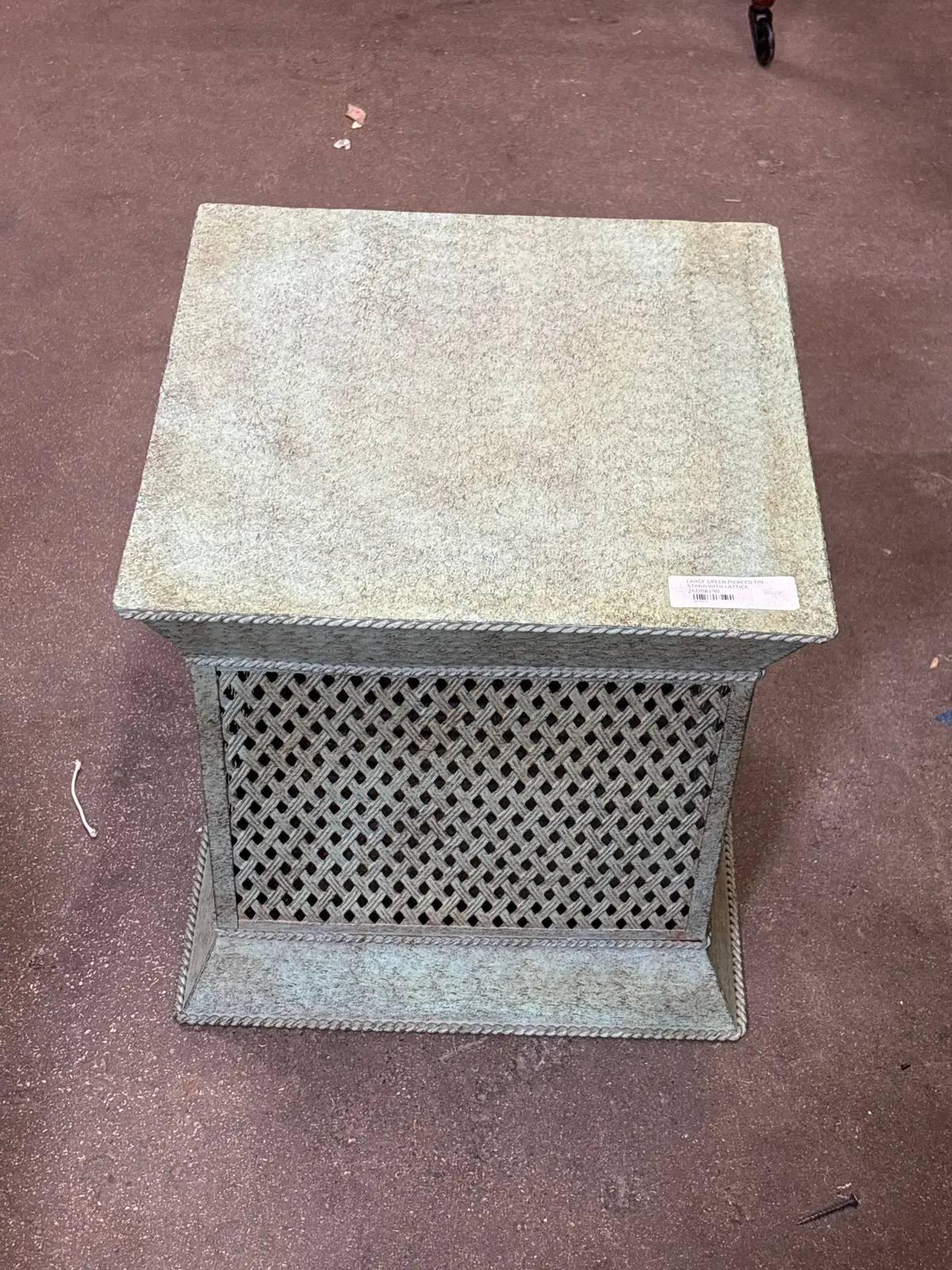 Large Green Pierced Tin Stand With Lattice 1