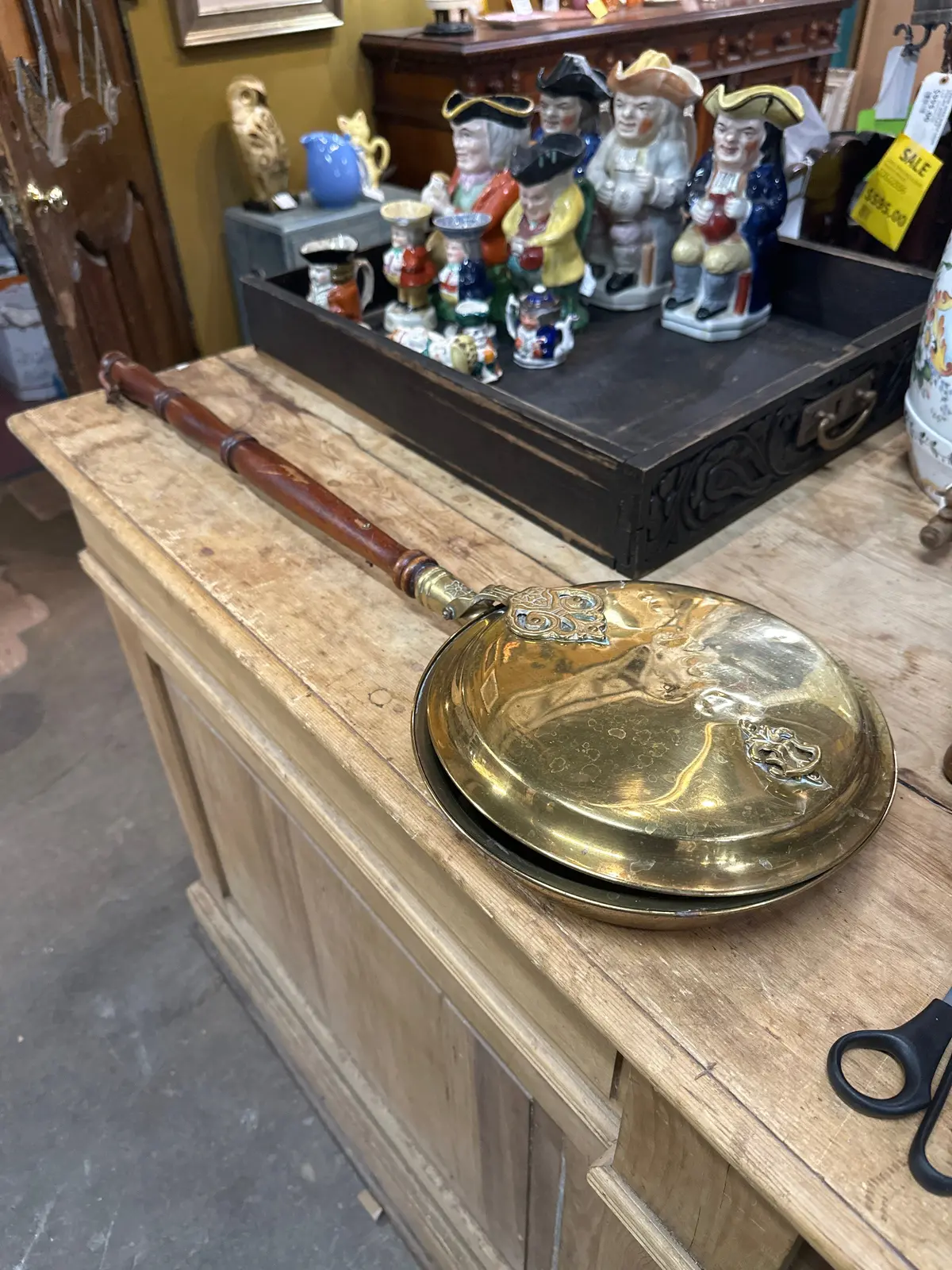 Brass Bed Pan With Wood Handle 1