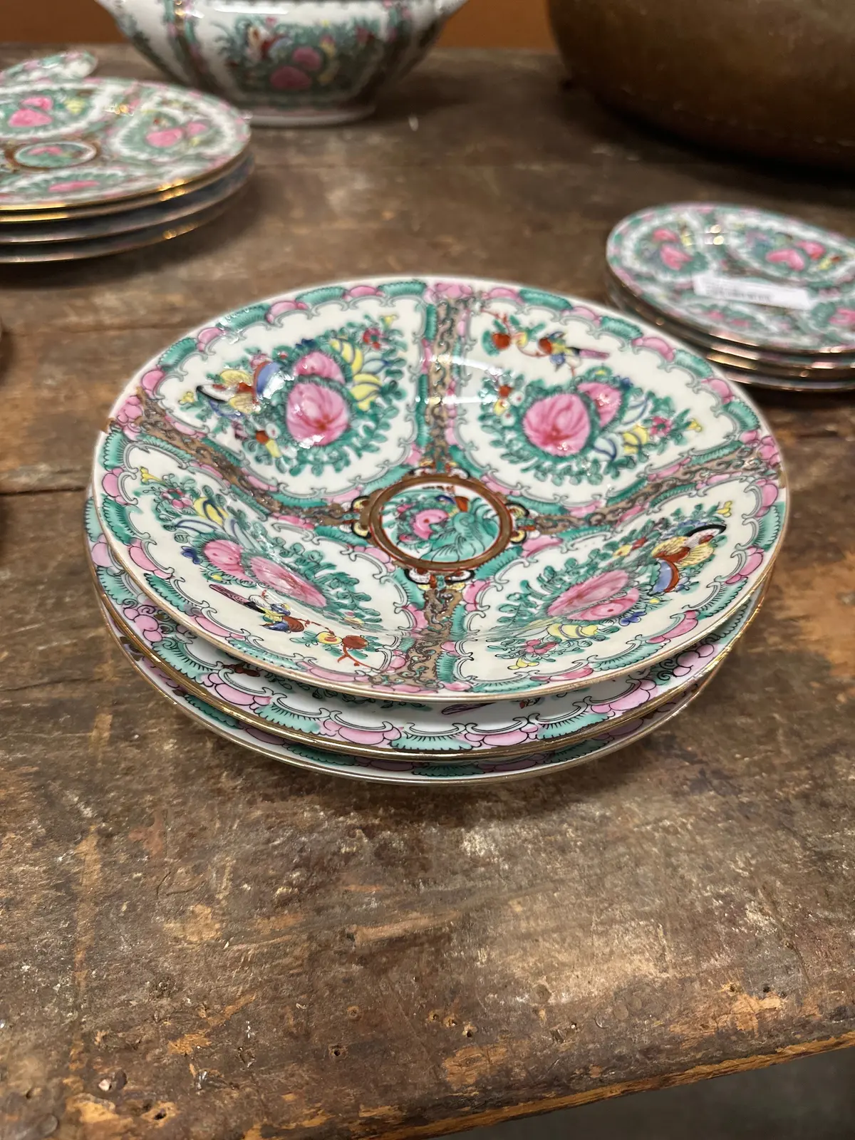 Set Of 4 Rose Famille China Bowls 1
