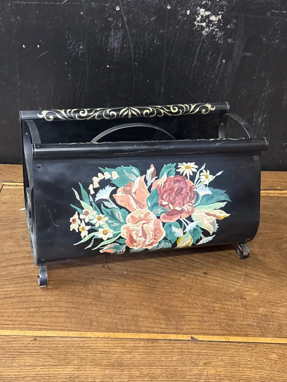 Floral Metal Magazine Holder 1