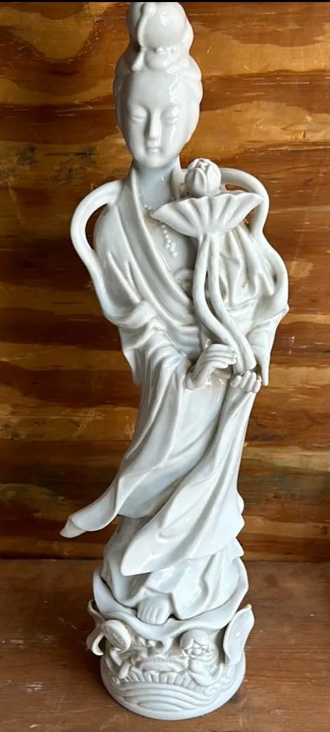 Quan Yen Blanc De Chen Tall Lady Statue 1