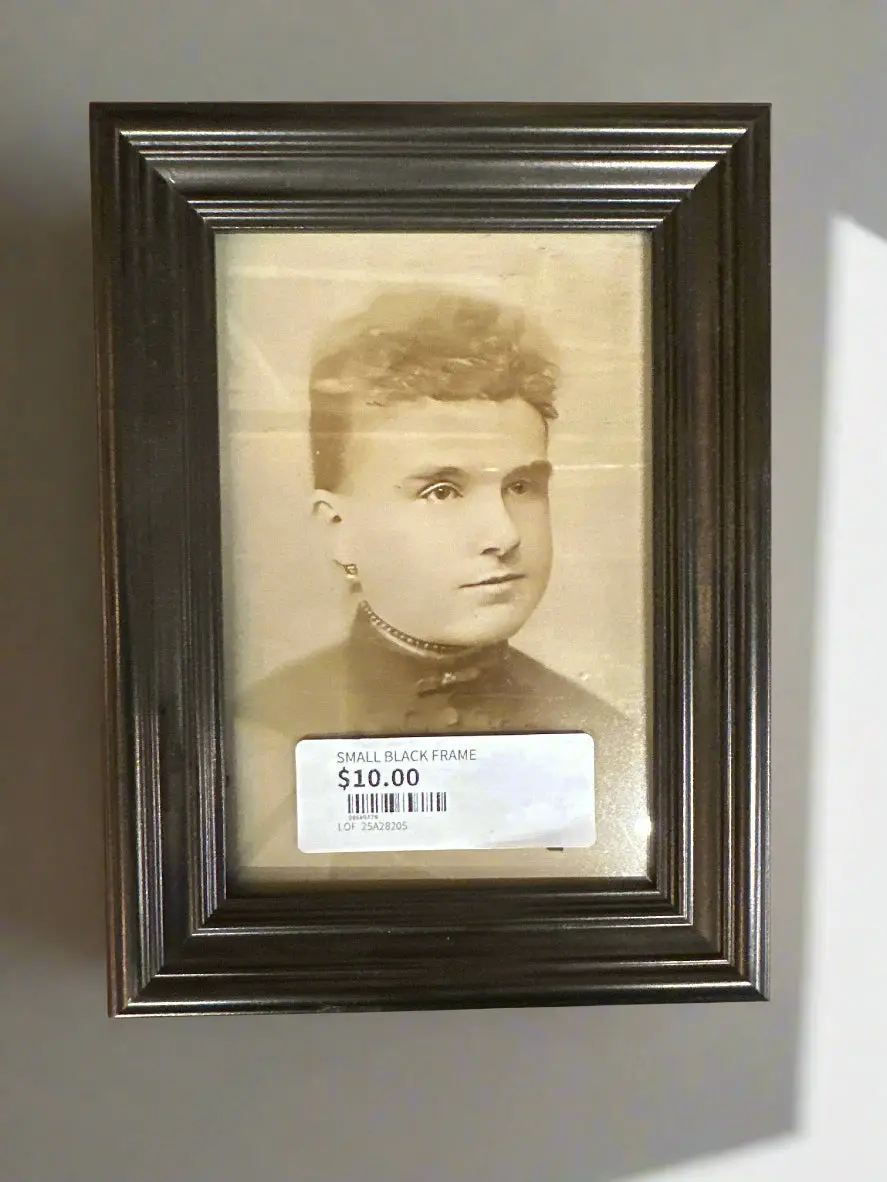 Small Black Frame 1
