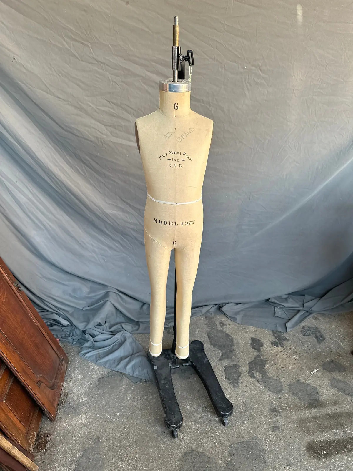 Wolf Form Small Children’S Mannequin On Stand 1