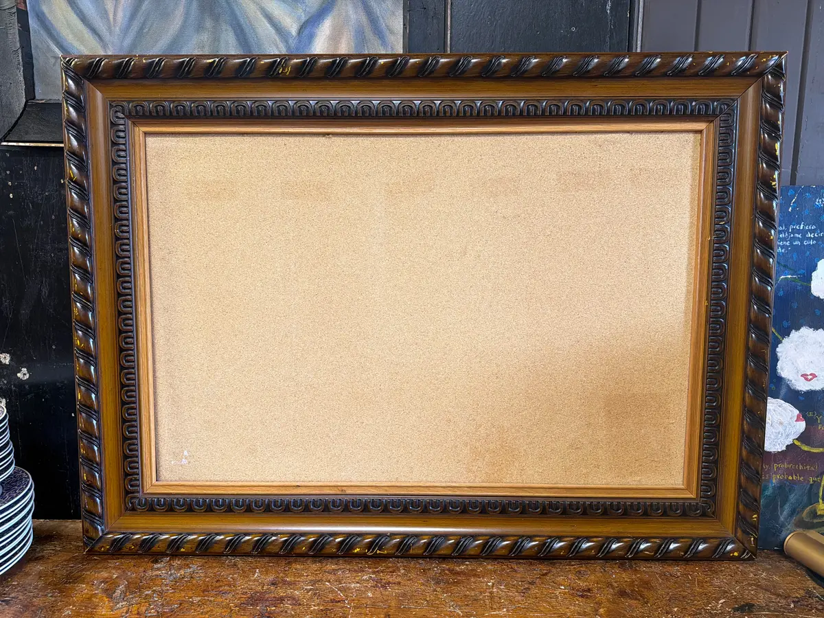 Large Gadrooned Frame 1