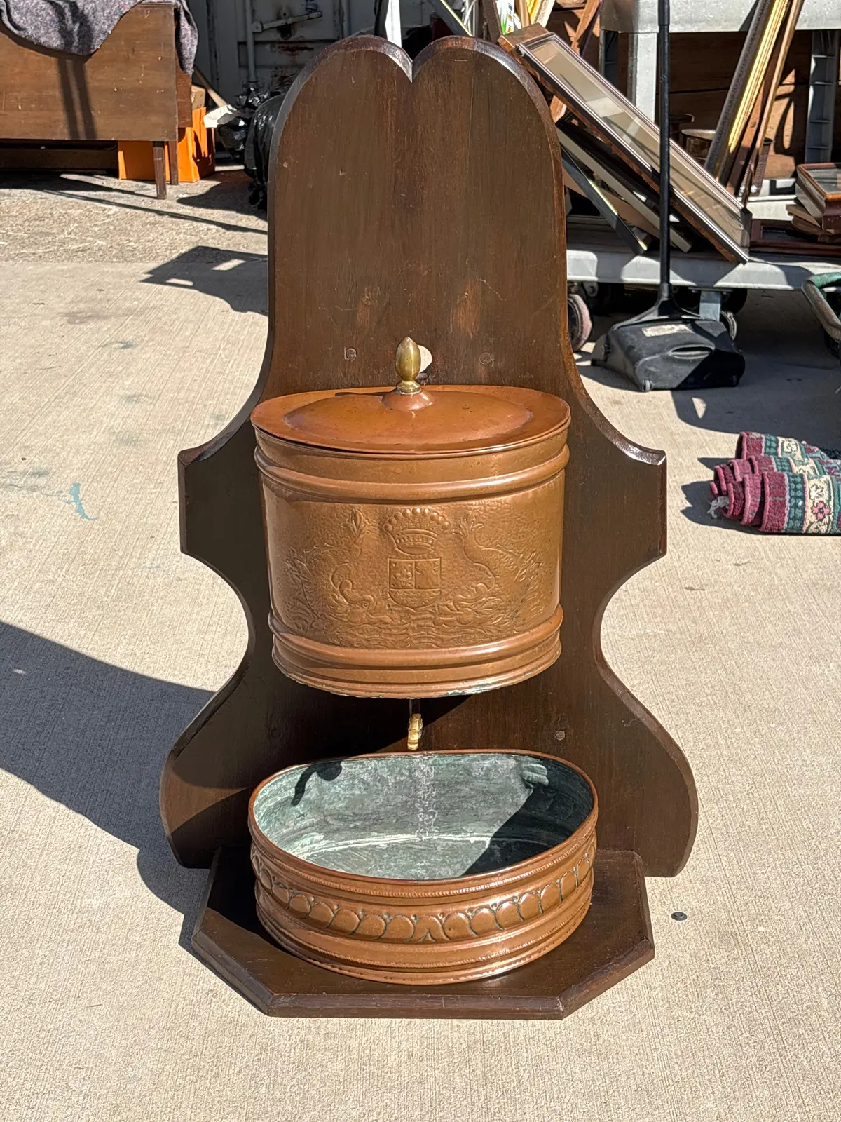 Copper Wall Mounted French Lavabo 1