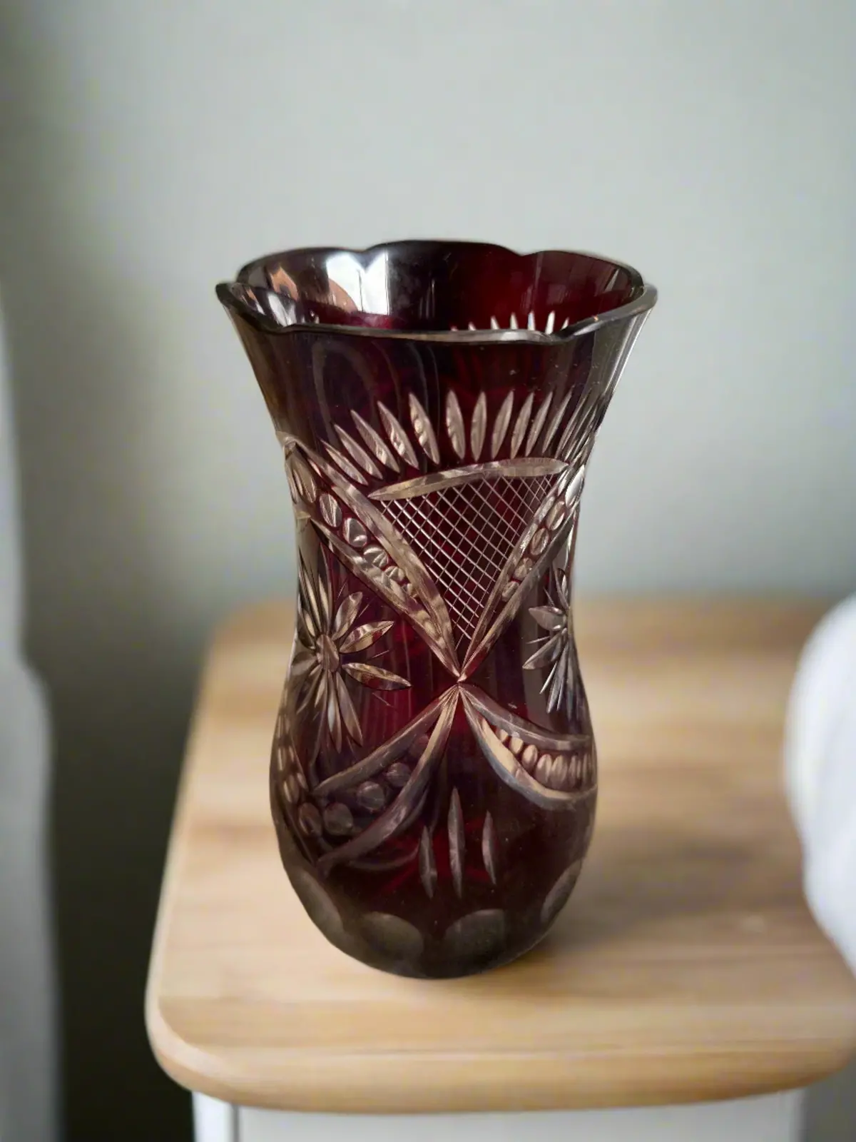 Cut To Clear Amethyst Vase 1