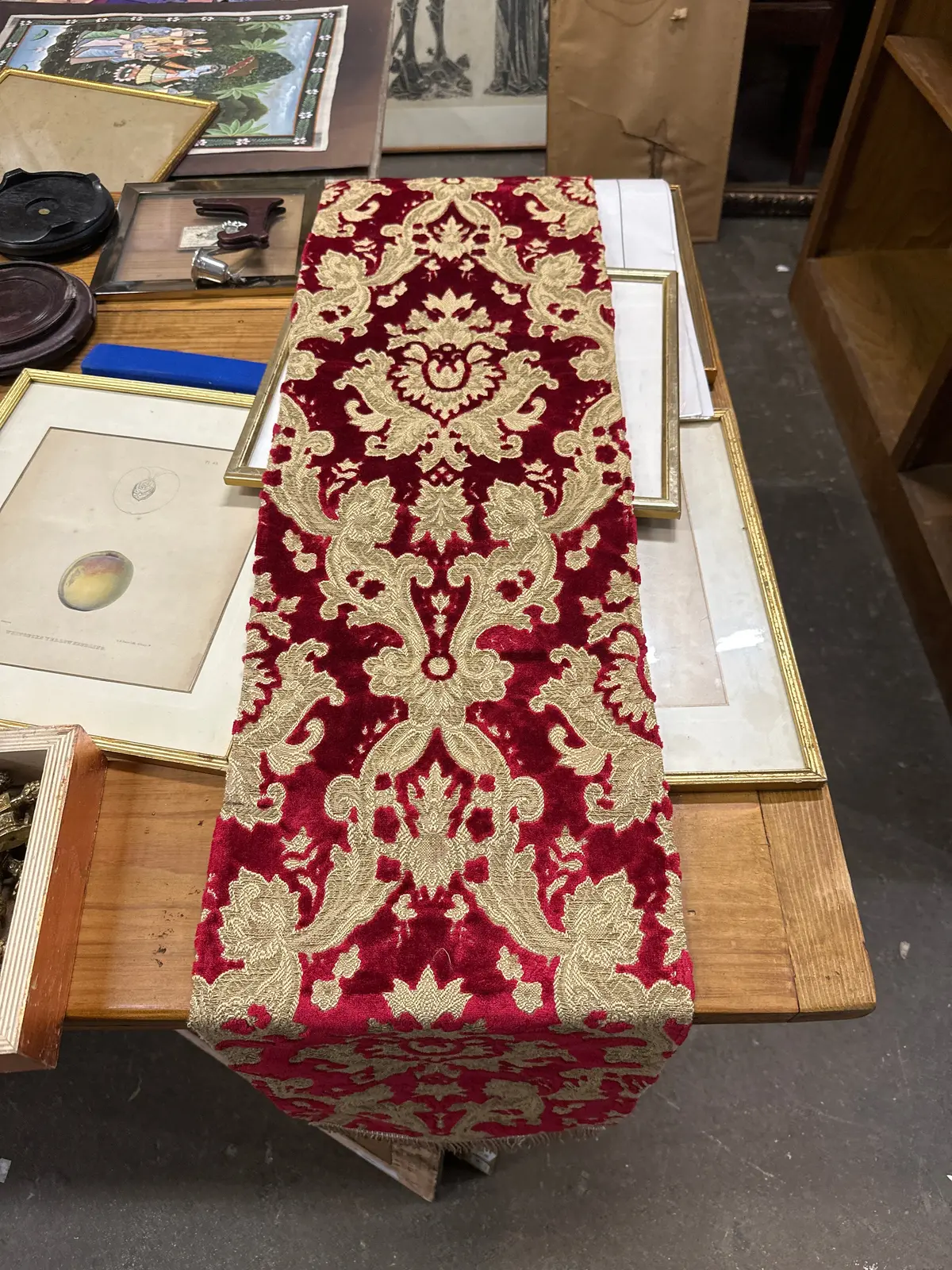 Table Runner Red 1